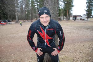 Förre Bragestjärnan Daniel Åkervall gillar att plåga sig i Mellsta­terrängen. Sommar som vinter.